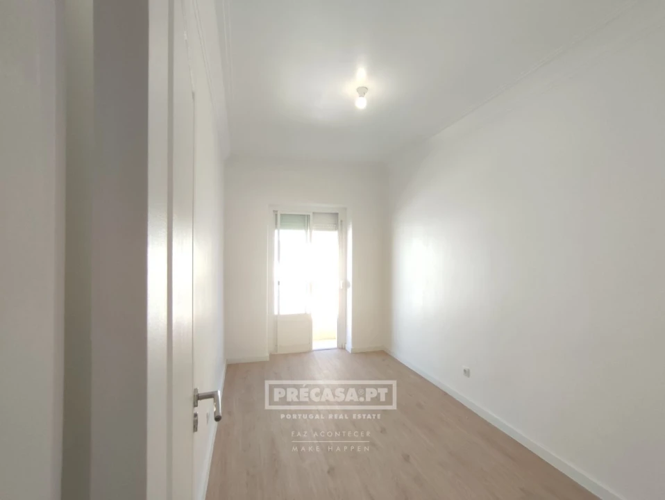 Apartamento T2 para Venda em Falagueira-Venda Nova Foto 9