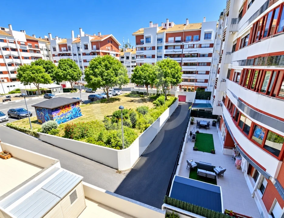 Apartamento T2 para Venda em Algueirão-Mem Martins Foto 1