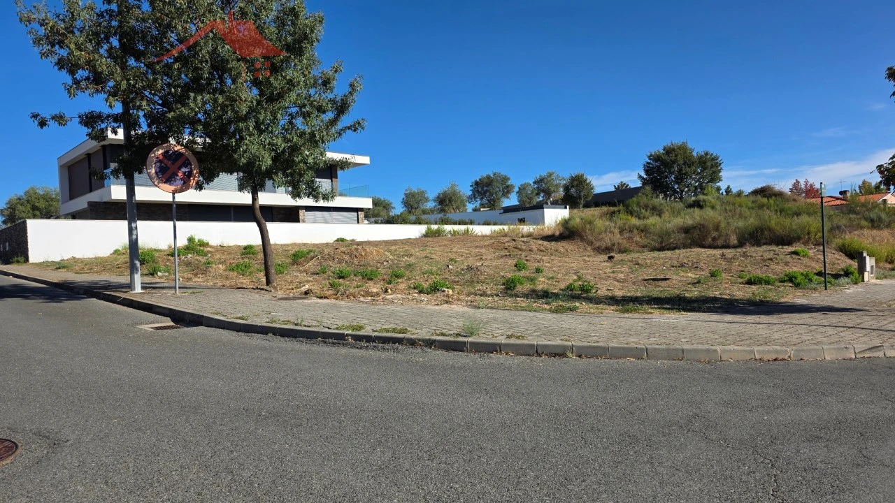 Terreno para Venda em Macedo de Cavaleiros Foto 2
