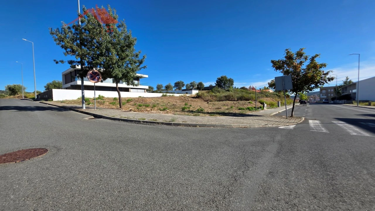 Terreno para Venda em Macedo de Cavaleiros Foto 1