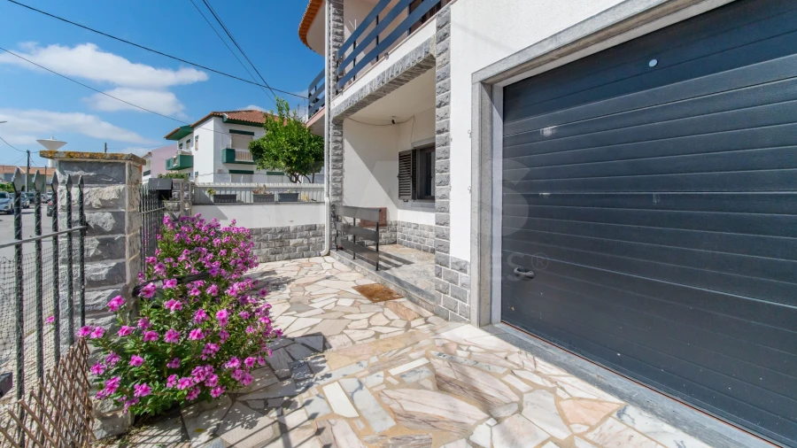 Moradia T4 para Venda em Samora Correia