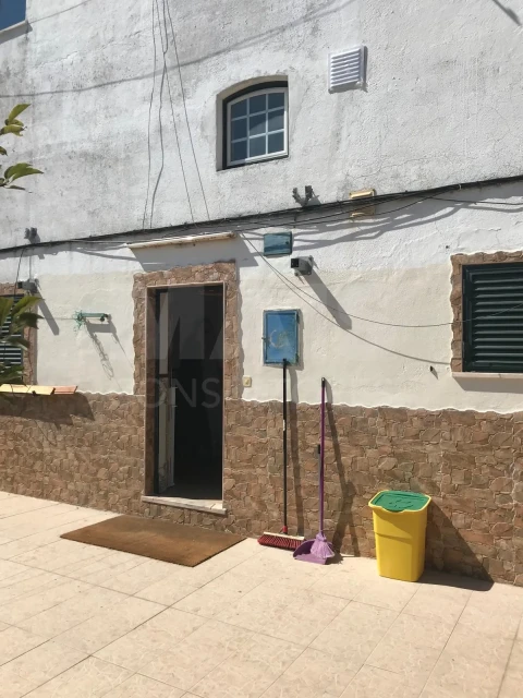 Moradia para Venda em Charneca de Caparica e Sobreda