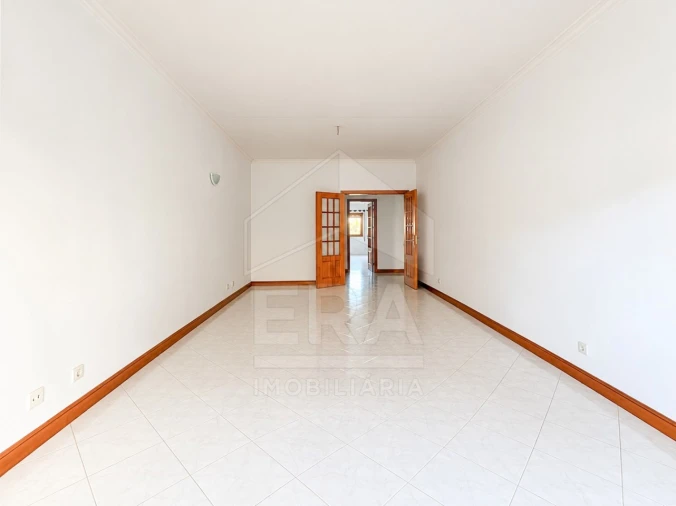 Apartamento T2 para Venda em Santa Marta de Portuzelo Foto 3