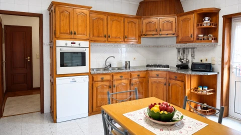 Moradia T5 para Venda em Geraz do Lima (Santa Maria, Santa Leocádia, Moreira), Deão