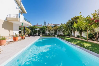 Moradia T5 para Venda em Carcavelos e Parede