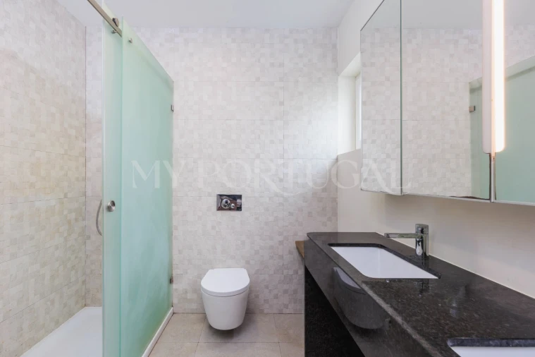Moradia T5 para Venda em Carcavelos e Parede Foto 16