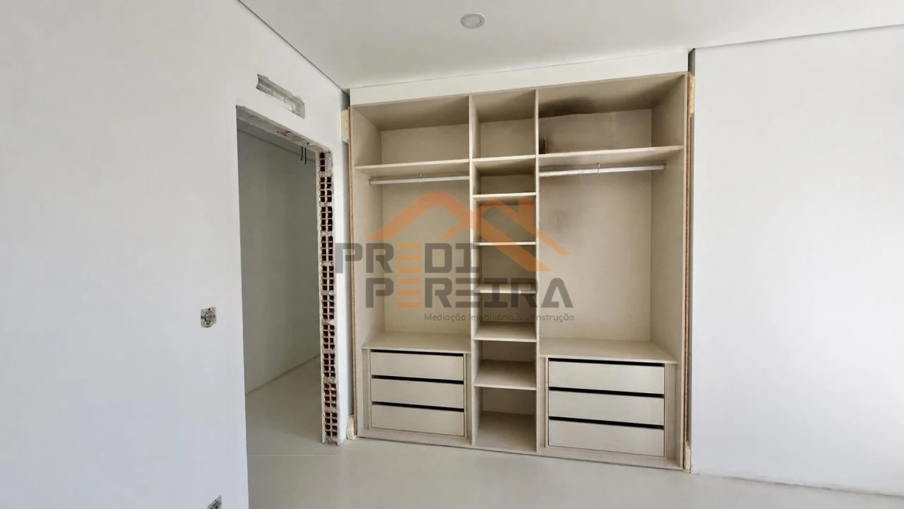 Apartamento T3 para Venda em Santo António dos Cavaleiros e Frielas Foto 8