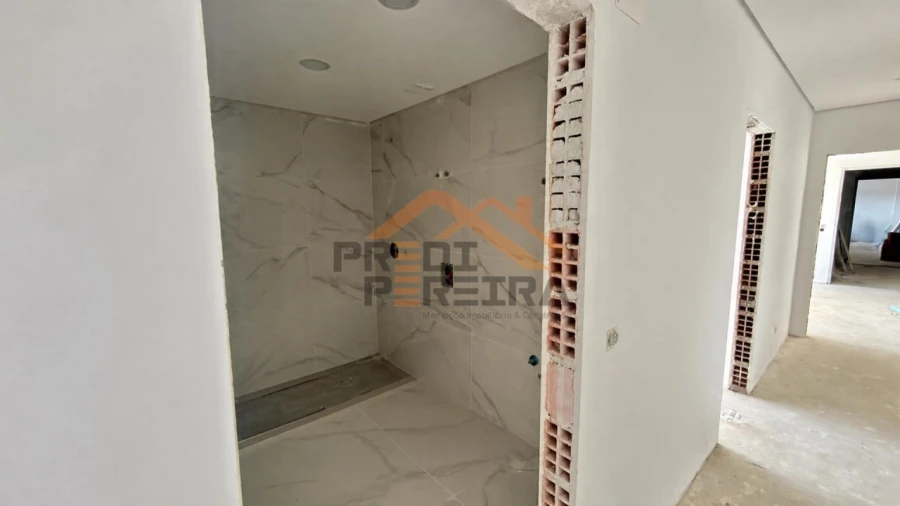 Apartamento T3 para Venda em Santo António dos Cavaleiros e Frielas Foto 11