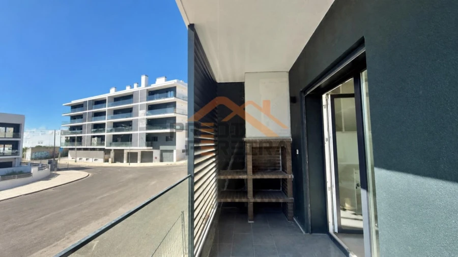 Apartamento T3 para Venda em Santo António dos Cavaleiros e Frielas Foto 12