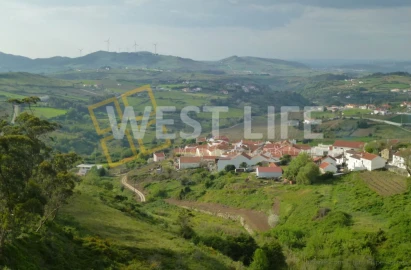 Armazém para Venda em Igreja Nova e Cheleiros