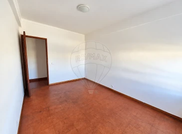 Apartamento T3 para Venda em Marvila, Ribeira Santarém, São Salvador, São Nicolau