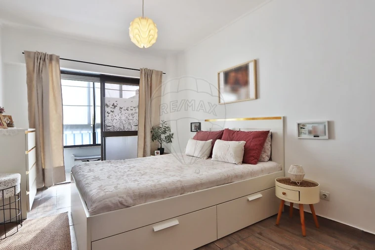 Apartamento T1 para Venda em Cacém e São Marcos Foto 10