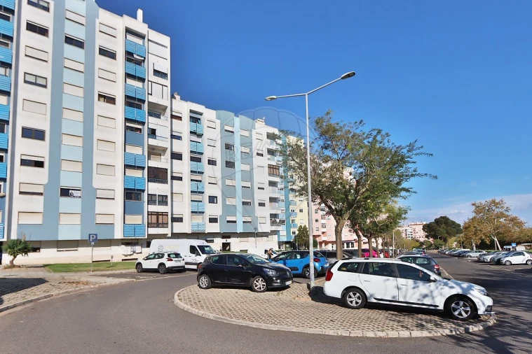 Apartamento T1 para Venda em Cacém e São Marcos Foto 5