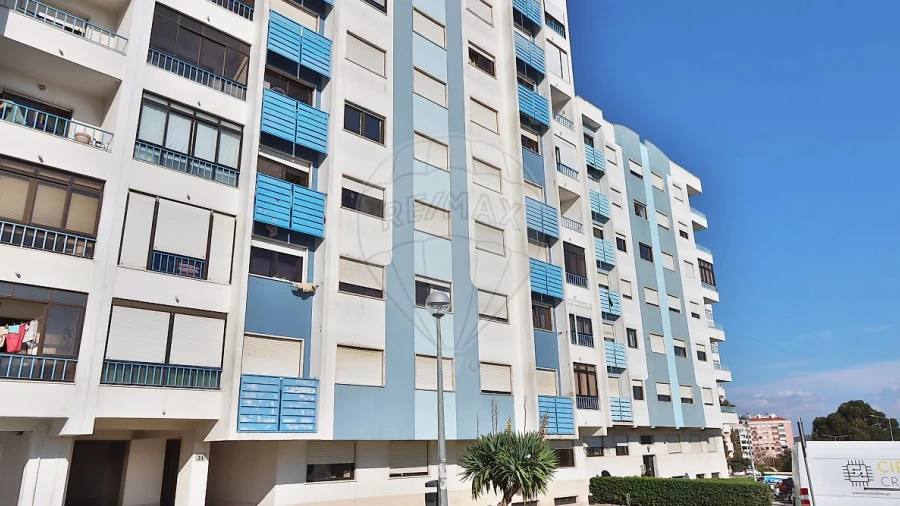 Apartamento T1 para Venda em Cacém e São Marcos