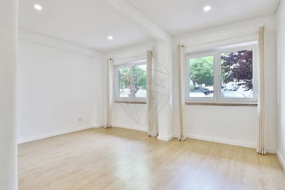 Apartamento T2 para Venda em Benfica