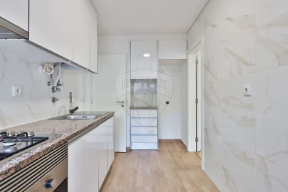 Apartamento T2 para Venda em Benfica