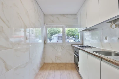 Apartamento T2 para Venda em Benfica