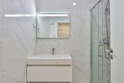 Apartamento T2 para Venda em Benfica