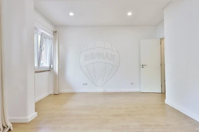 Apartamento T2 para Venda em Benfica