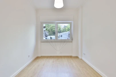 Apartamento T2 para Venda em Benfica