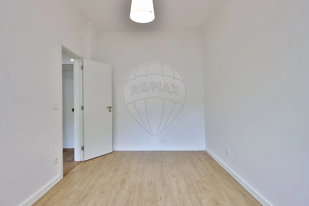Apartamento T2 para Venda em Benfica Foto 13
