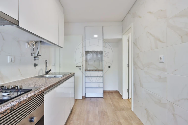 Apartamento T2 para Venda em Benfica Foto 9