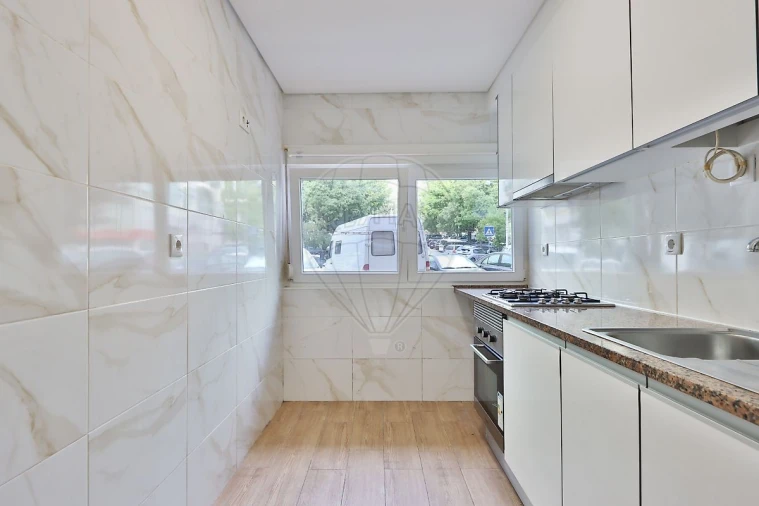 Apartamento T2 para Venda em Benfica Foto 10