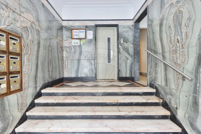 Apartamento T2 para Venda em Benfica Foto 19