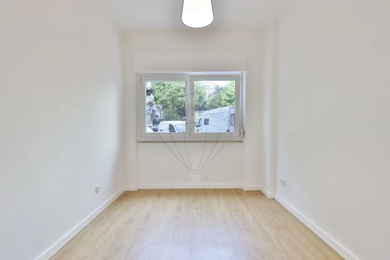 Apartamento T2 para Venda em Benfica Foto 12