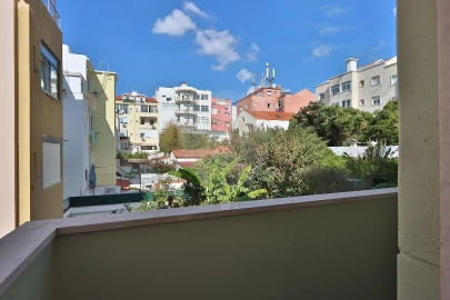 Apartamento T3 para Arrendamento em Campolide