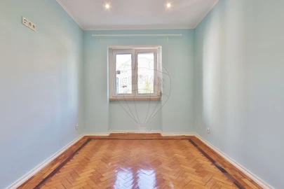 Apartamento T3 para Arrendamento em Campolide