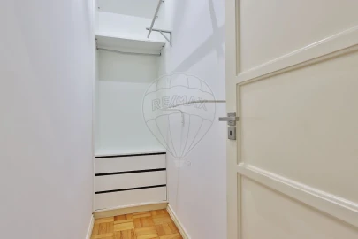 Apartamento T3 para Arrendamento em Campolide