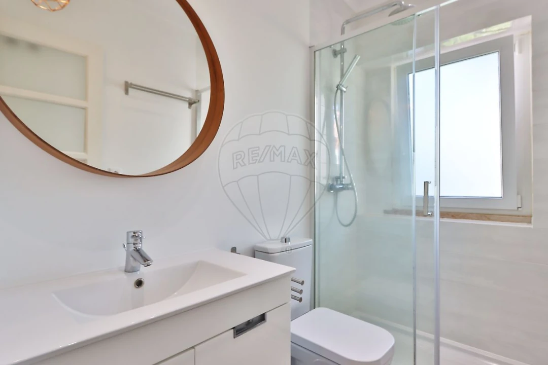 Apartamento T3 para Arrendamento em Campolide Foto 3
