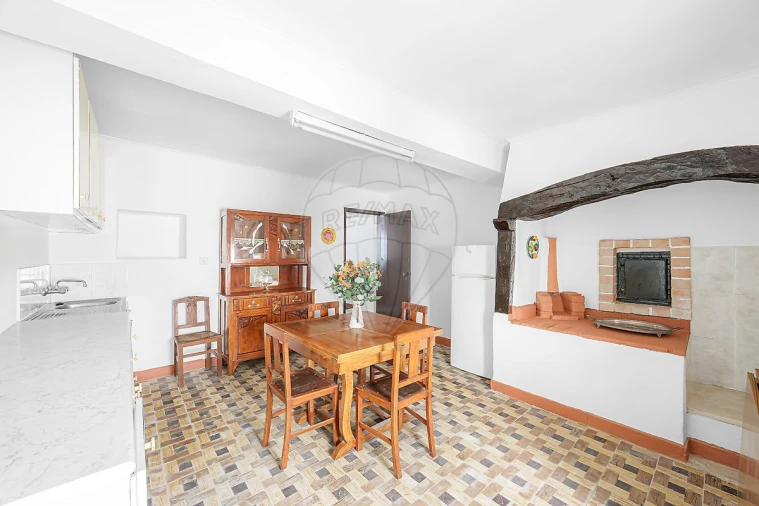 Moradia T2 para Venda em Santa Maria, São Pedro e Matacães Foto 6