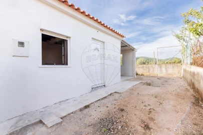 Moradia T2 para Venda em Enxara do Bispo, Gradil e Vila Franca do Rosário