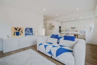 Apartamento T1 para Venda em Carcavelos e Parede