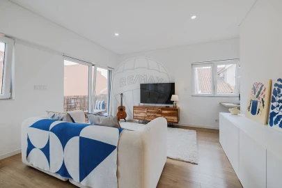 Apartamento T1 para Venda em Carcavelos e Parede