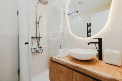 Apartamento T1 para Venda em Carcavelos e Parede