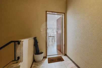 Apartamento T1 para Venda em Carcavelos e Parede