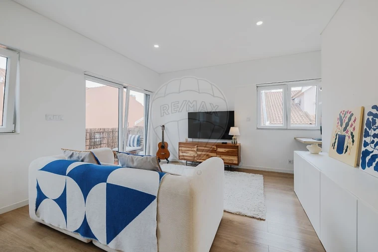 Apartamento T1 para Venda em Carcavelos e Parede Foto 6