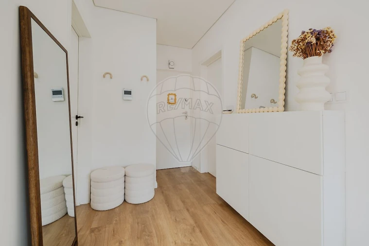 Apartamento T1 para Venda em Carcavelos e Parede Foto 16