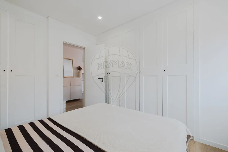 Apartamento T1 para Venda em Carcavelos e Parede Foto 15