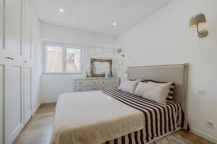 Apartamento T1 para Venda em Carcavelos e Parede Foto 10