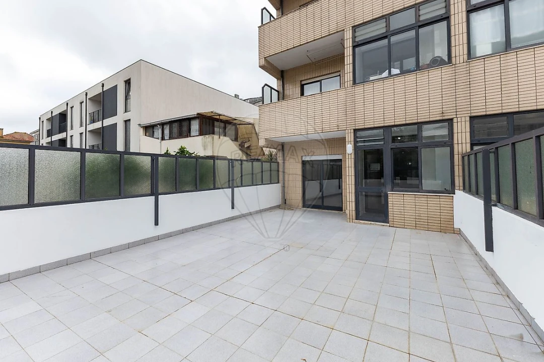 Apartamento T2 para Arrendamento em Paranhos Foto 7