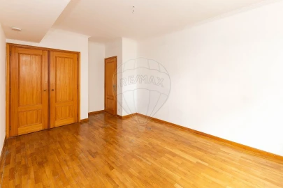 Apartamento T2 para Arrendamento em Paranhos