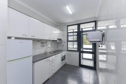 Apartamento T2 para Arrendamento em Paranhos