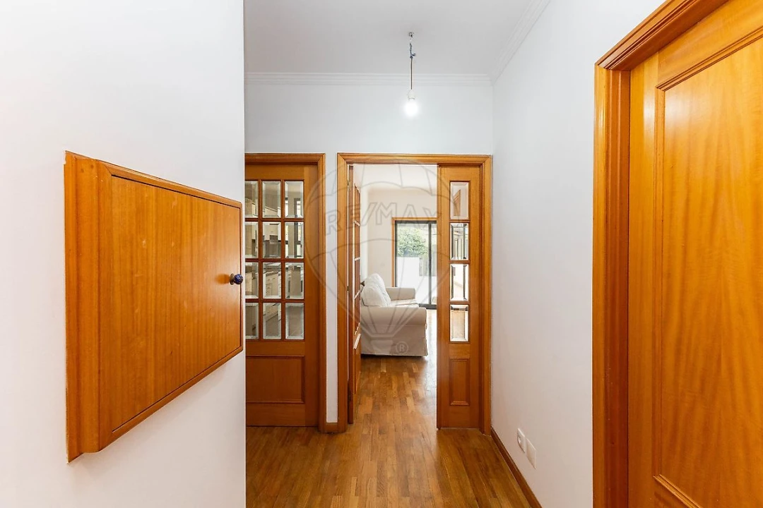 Apartamento T2 para Arrendamento em Paranhos Foto 24