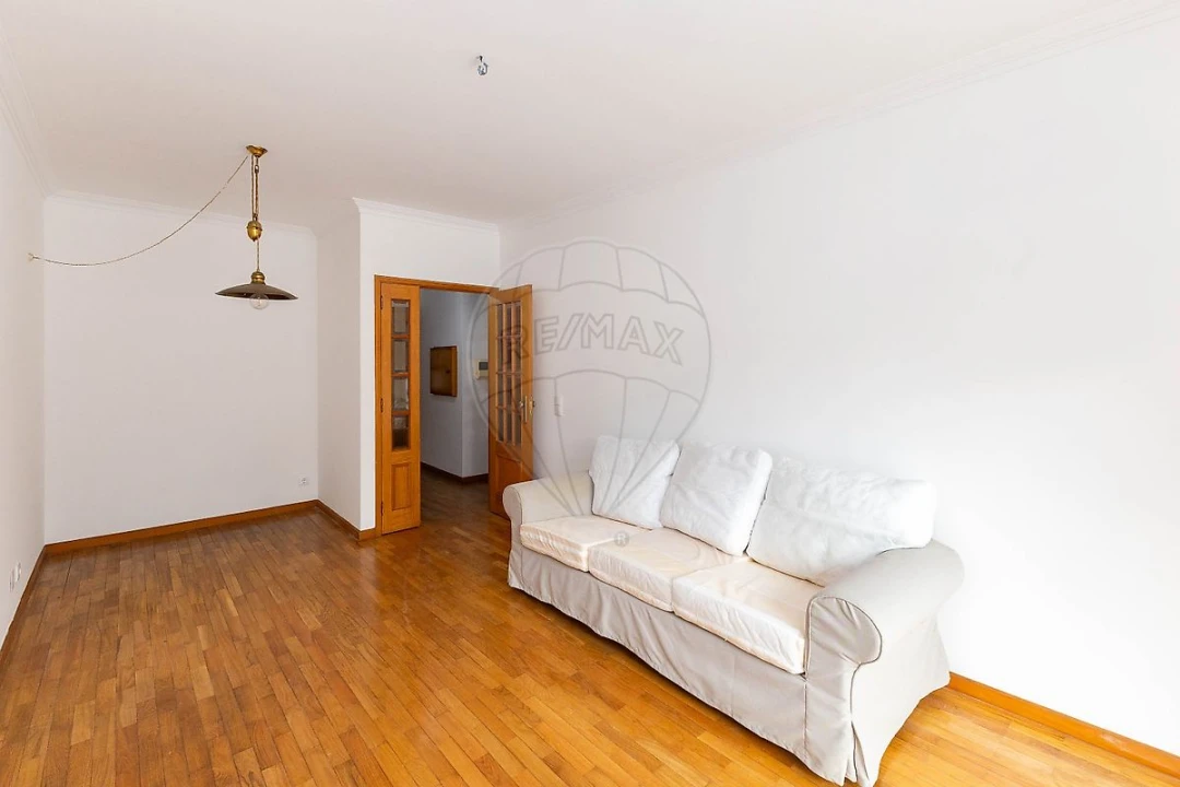 Apartamento T2 para Arrendamento em Paranhos Foto 5
