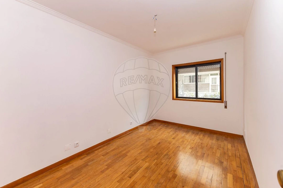 Apartamento T2 para Arrendamento em Paranhos Foto 17