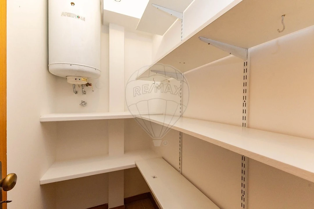 Apartamento T2 para Arrendamento em Paranhos Foto 13